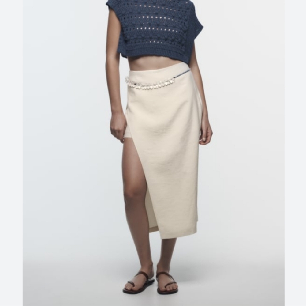 🆕️ Zara Viscose Slit Skirt